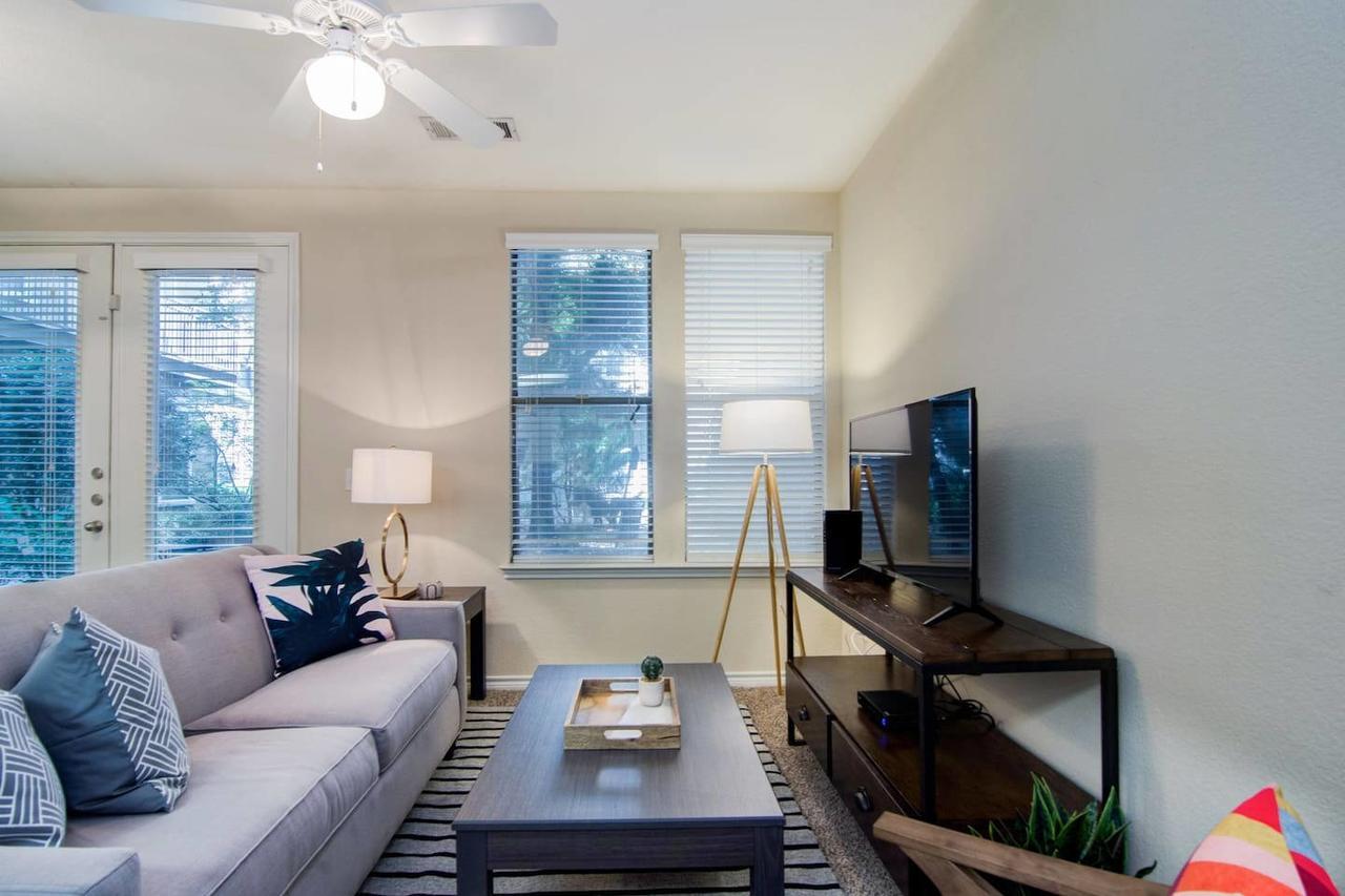 Heart Of Downtown Memphis! Sleeps 6! Apartment Bagian luar foto